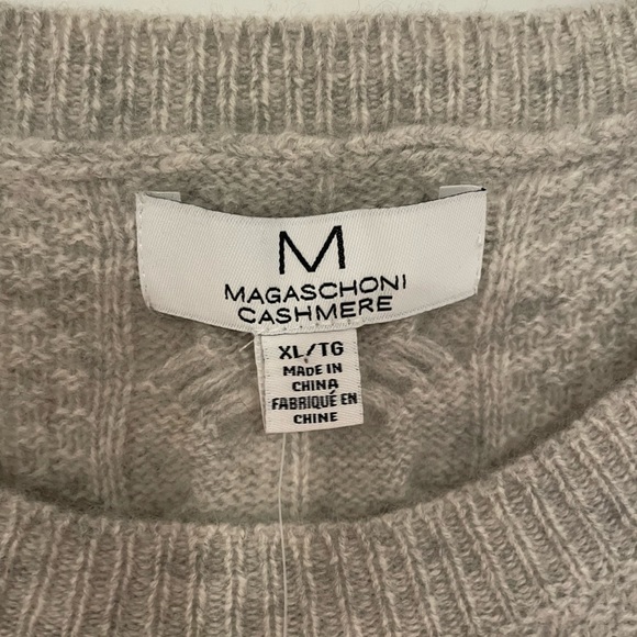 Magaschoni Cashmere light grey cable knit sweater (XL) NWT - Picture 4 of 9